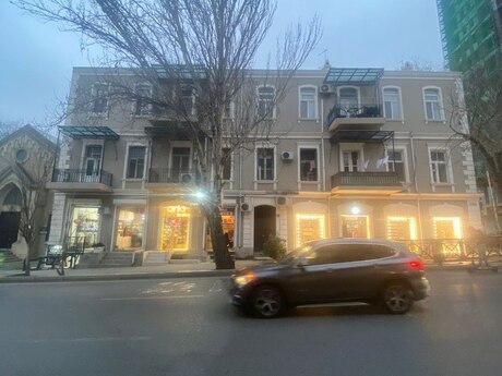3 otaqlı köhnə tikili - 28 May m. - 90 m²