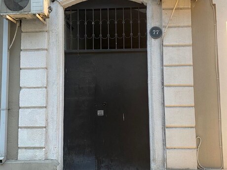 3 otaqlı köhnə tikili - 28 May m. - 90 m²