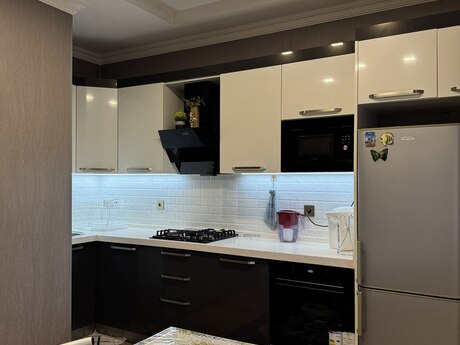 Satılır 3 otaqlı həyət evi/bağ evi 100 m², Bayıl q.