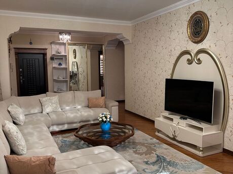 Elan №5923472 - Bakı, Yasamal r., 3 otaqlı, 135 m², 5/14 mərtəbə