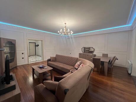 Kirayə 3 otaqlı mənzil, 170 m², 28 May: 2 600 ₼/ay 5