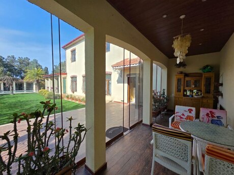 8 otaqlı həyət evi/bağ evi - Bilgəh q. - 500 m²