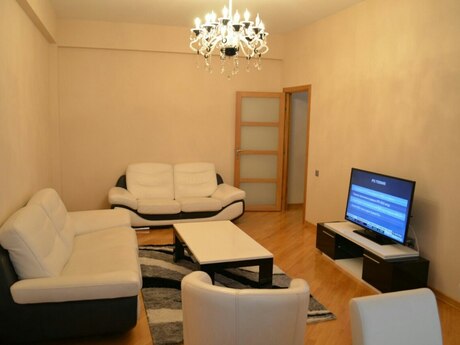 Elan №5923549 - Bakı, Memar Əcəmi m., 3 otaqlı, 85 m², 3/5 mərtəbə