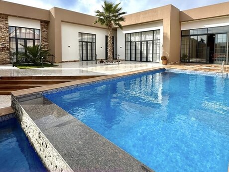 5 otaqlı həyət evi/bağ evi - Mərdəkan q. - 300 m²