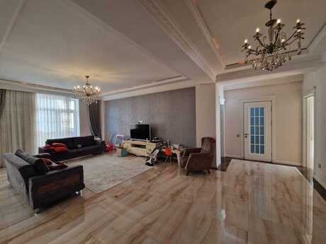 4 otaqlı yeni tikili - Şah İsmayıl Xətai m. - 220 m²