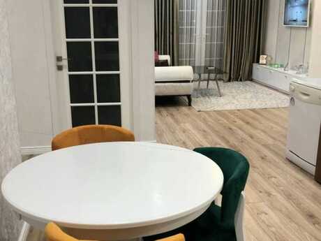 2 otaqlı yeni tikili - Azadlıq Prospekti m. - 70 m²