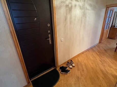 2 otaqlı köhnə tikili - Azadlıq Prospekti m. - 70 m²