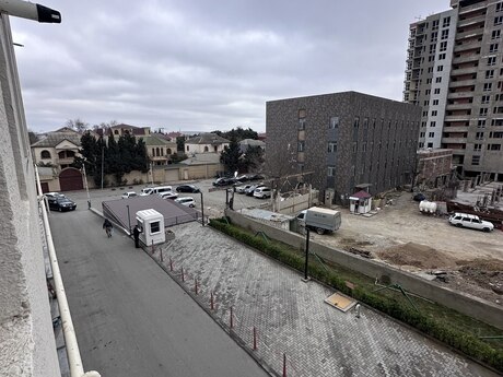 4 otaqlı yeni tikili - Binəqədi r. - 148 m²