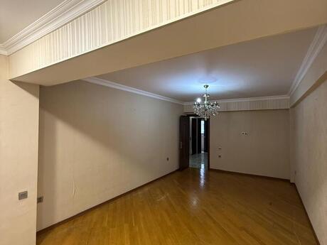 2 otaqlı köhnə tikili - Elmlər Akademiyası m. - 65 m²