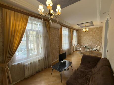 3 otaqlı köhnə tikili - Elmlər Akademiyası m. - 86 m²