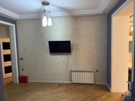 3 otaqlı köhnə tikili - Elmlər Akademiyası m. - 86 m²