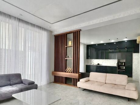 4 otaqlı həyət evi/bağ evi - Şüvəlan q. - 210 m²