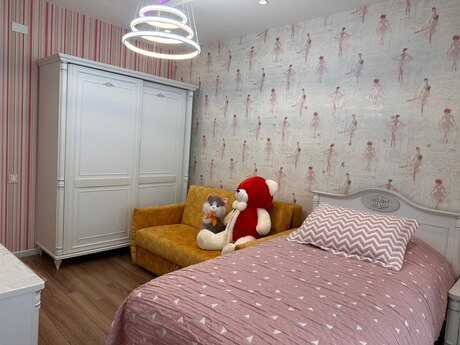 3-комн. новостройка - м. 20 января - 90 м²