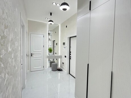 Satılır 3 otaqlı yeni tikili 82 m², 8 Noyabr m.
