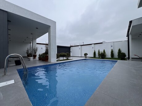 Satılır 5 otaqlı həyət evi/bağ evi 130 m², Mərdəkan q.
