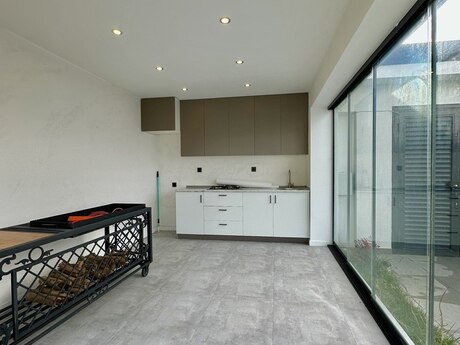 4 otaqlı həyət evi/bağ evi - Şağan q. - 140 m²