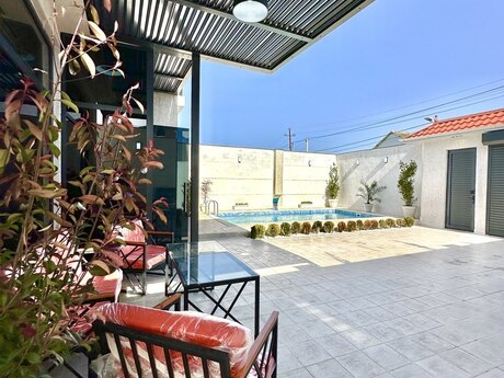 5 otaqlı həyət evi/bağ evi - Şüvəlan q. - 240 m²