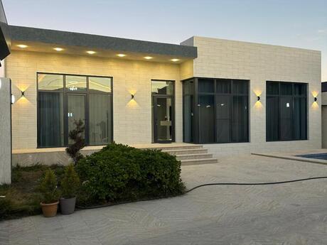 4 otaqlı həyət evi/bağ evi - Şüvəlan q. - 200 m²