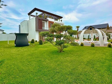 6 otaqlı həyət evi/bağ evi - Mərdəkan q. - 500 m²