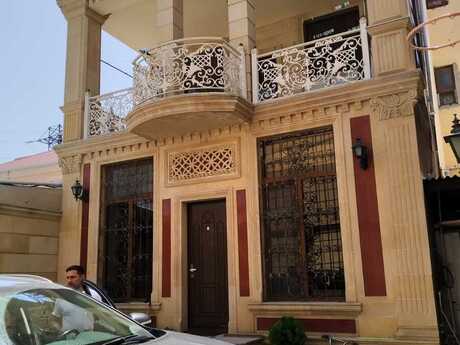 7 otaqlı həyət evi/bağ evi - Azadlıq Prospekti m. - 282 m²