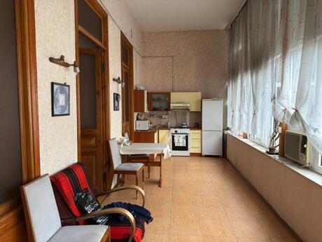 4 otaqlı köhnə tikili - 28 May m. - 80 m²