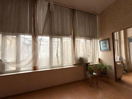 4 otaqlı köhnə tikili - 28 May m. - 80 m²