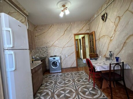 2 otaqlı köhnə tikili - Yeni Yasamal q. - 64 m²