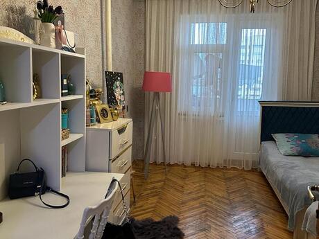 4 otaqlı köhnə tikili - Xalqlar Dostluğu m. - 100 m²