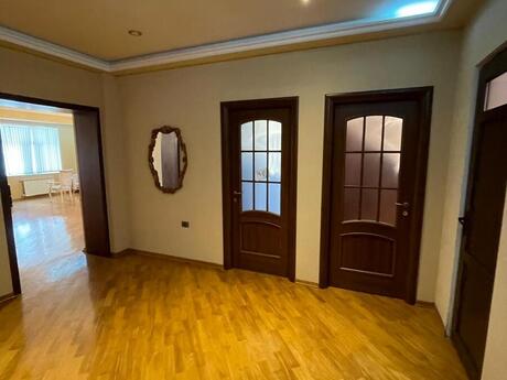 3-room apartment, 168 m², 28 May: 390 000 ₼ 3