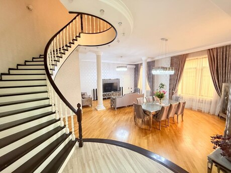 5 otaqlı həyət evi/bağ evi - Avtovağzal m. - 420 m²