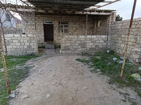 3 otaqlı həyət evi/bağ evi - Türkan q. - 78 m²