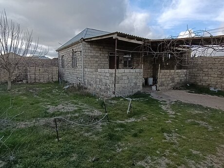 3 otaqlı həyət evi/bağ evi - Türkan q. - 78 m²