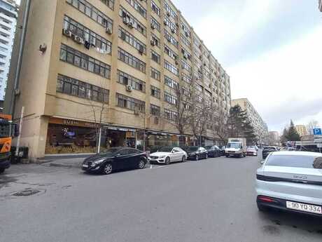 3 otaqlı köhnə tikili - Elmlər Akademiyası m. - 75 m²
