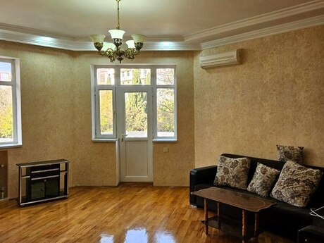 3-комн. новостройка - м. 8 ноября - 140 м²