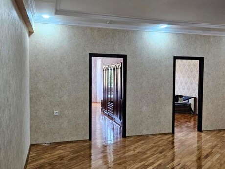 3-комн. новостройка - м. 8 ноября - 140 м²