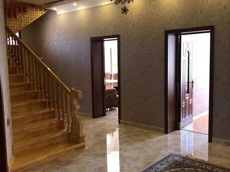 6 otaqlı həyət evi/bağ evi - Novxanı q. - 400 m²