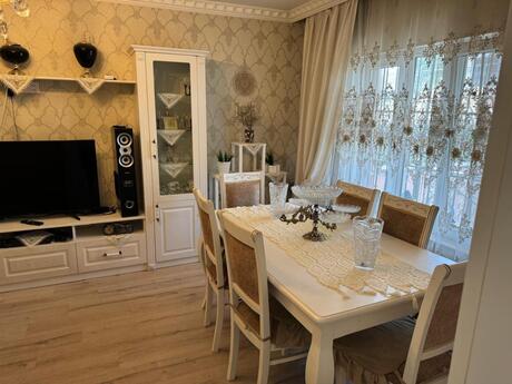 Satılır 5 otaqlı həyət evi/bağ evi 200 m², M.Ə.Rəsulzadə q.