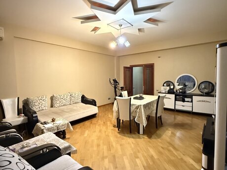 Satılır 3 otaqlı yeni tikili 112 m², 8 Noyabr m.