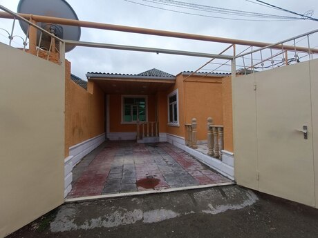 4 otaqlı həyət evi/bağ evi - Xırdalan - 82 m²
