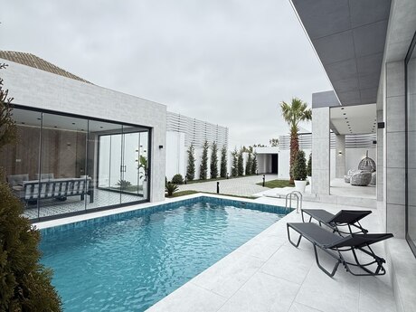 5 otaqlı həyət evi/bağ evi - Mərdəkan q. - 260 m²