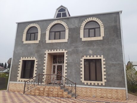 Satılır 5 otaqlı həyət evi/bağ evi 220 m², Gəncə