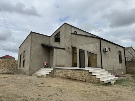 Satılır 4 otaqlı həyət evi/bağ evi 200 m², Maştağa q.