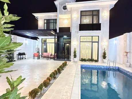 5 otaqlı həyət evi/bağ evi - Şüvəlan q. - 240 m²