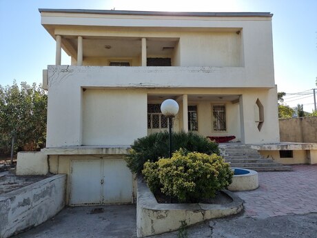 Satılır 4 otaqlı həyət evi/bağ evi 252 m², Saray q.