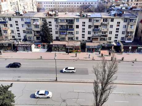 4 otaqlı köhnə tikili - İnşaatçılar m. - 110 m²