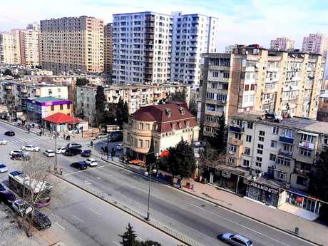 4 otaqlı köhnə tikili - İnşaatçılar m. - 110 m²
