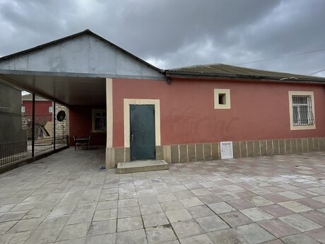 Satılır 4 otaqlı həyət evi/bağ evi 170 m², Binə q.