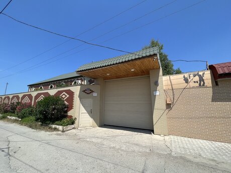 9 otaqlı həyət evi/bağ evi - Novxanı q. - 370 m²