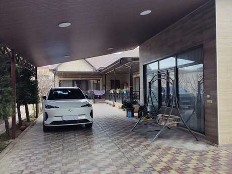 5 otaqlı həyət evi/bağ evi - Mərdəkan q. - 240 m²