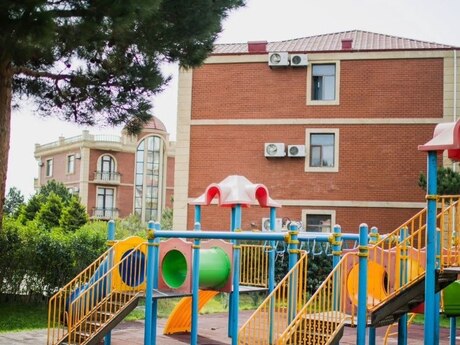 7 otaqlı həyət evi/bağ evi - Şıxov q. - 473.3 m²